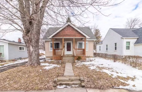 Pontiac House | NEW listing-20% off your booking
