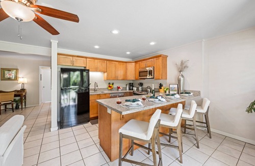 Honokowai Condo | New Listing! 2bd tropical, walk to beach stay