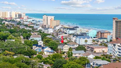 Crescent Beach Villa | New Listing, 2min WALK to Beach, Single Family Home, Pet Friendly, Smart TV, Sleeps 10, Private Backyard, BBQ