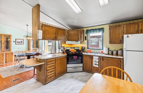Creede House | New Listing! Affordable Stay Steps to Downtown | Family & Angler’s Retreat