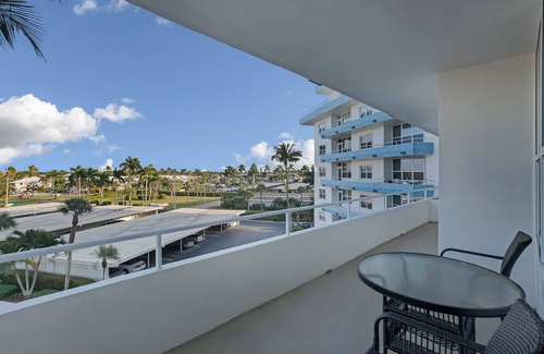 Marco Island Condo | New Listing! Available Jan Feb 2026! Gorgeous renovated unit!