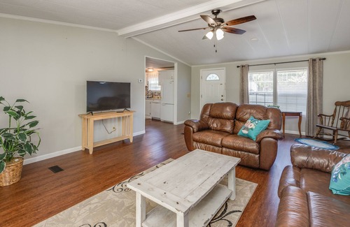 Magnolia Bluffs House | New Listing! Back of the Bay Getaway