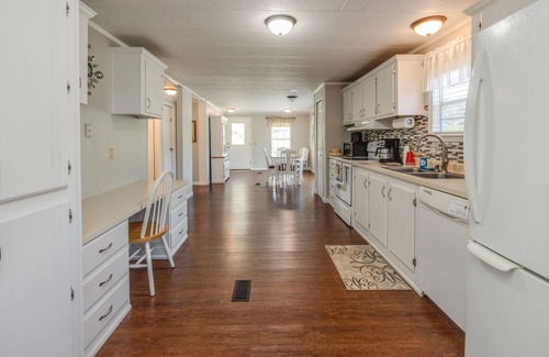 Magnolia Bluffs House | New Listing! Back of the Bay Getaway