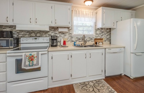 Magnolia Bluffs House | New Listing! Back of the Bay Getaway