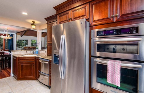 Dunes City House | *NEW LISTING* Beautiful Lake Area Home, Pet Friendly, Close to Old town Florence & Dunes, Gas Grill