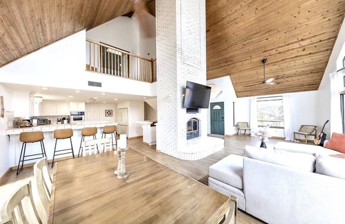 Stallion Springs House | New Listing! Beautiful Getaway in the Tehachapi with Hot Tub!