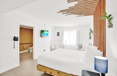 City Center Hotel | NEW LISTING! Belleza South Beach King Studio