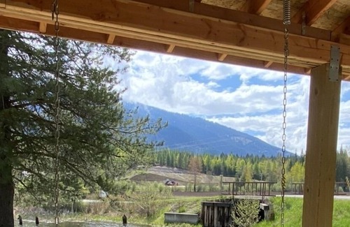 Troy House | NEW LISTING! Bring the whole family and relax on Bull lakes, Angel island.