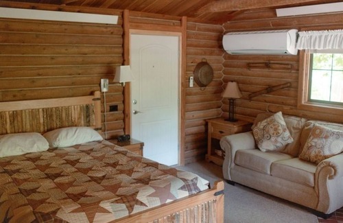 Sedona Cabin | NEW LISTING! Canyon Wren Honeysuckle by RedAwning