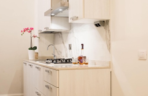 Santa Maria Novella Apartment | NEW Listing, Casanova Lux Ground Floor Apt