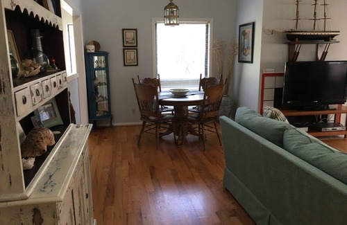 Saint Helena Island House | NEW LISTING - Charming 3 bedroom home on quiet street close to beach access