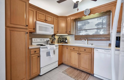Grove City House | New Listing! Charlotte Harbor Area Resort, 120mi to Disney & 134mi to Universal - GRH796424