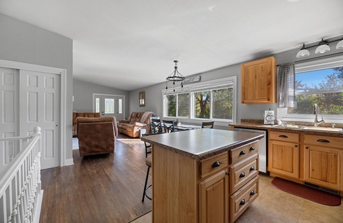 Spearfish House | NEW LISTING! Charming Retreat w/ Hot Tub, Pizza Oven by RedAwning