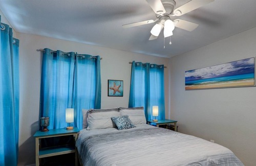 Ingleside House | New Listing! Close to local parks, shopping and restaurants