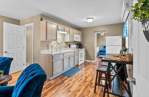 Anna Apartment | *New Listing* Cozy 2 BR close to wineries and hikes