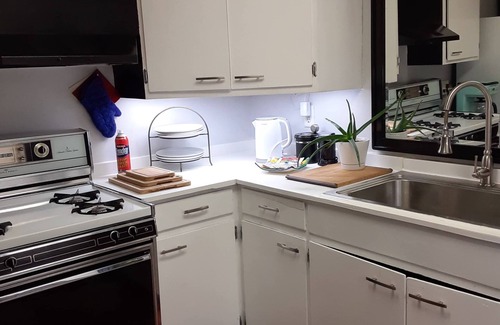 Tudor Area Apartment | NEW LISTING-CRESCENT MOON -AIRPORT HEIGHTS-close to AK Regional Hospital