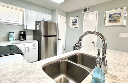 Gulf Shores Condo | NEW LISTING: Cute Family Friendly Condo in a Fantastic Location! Buena Vista