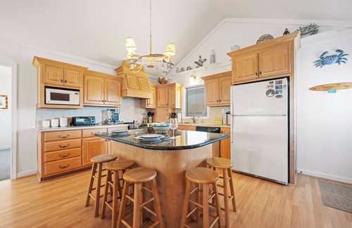 Nags Head House | New Listing-Dock, Kayaks, Bikes, Beach Chairs, Shared Pool