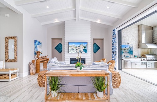 Saint Armands Key House | New Listing! Dream Island | Pet Friendly Home w/Private Heated Pool and Spa