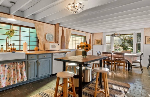 Richmond Apartment | New listing! Dublinshire Farm #3: Stunning grand apt in lovely country barn.