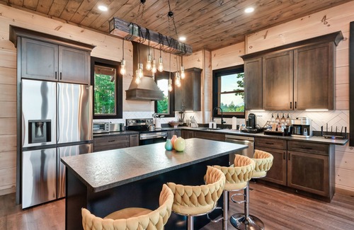 Sevierville Cabin | New Listing, "Explorer's Hideaway",Mtn View, Firepit, Indoor Pool, Hot Tub,Games