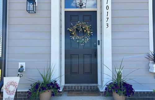 Concord House | New Listing! Full Upstairs Space