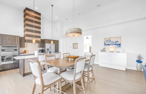 Siesta Key Condo | NEW LISTING! Gertrude's | Penthouse + Pool, 500ft to Private Beach