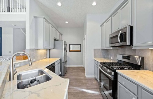 Reunion House | NEW LISTING - Golf course view , DVR, pool hot tub, movie theatre, resort pools.