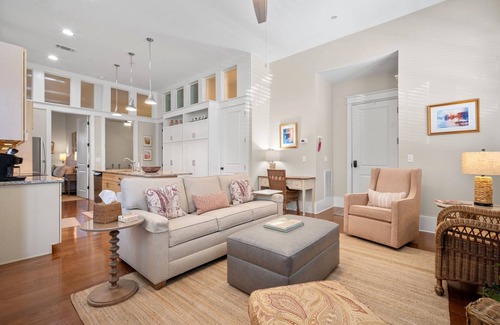 Habersham Villa | New Listing! Habersham Flat - Sleeps 4 Walking Distance to Pool and Market St