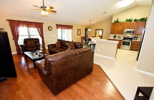 Legacy Park House | New Listing! Highgate at Legacy Park Resort, 7mi to Disney & 10mi to Universal - IT666