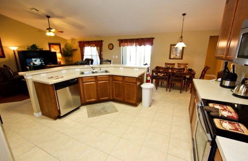 Legacy Park House | New Listing! Highgate at Legacy Park Resort, 7mi to Disney & 10mi to Universal - IT666