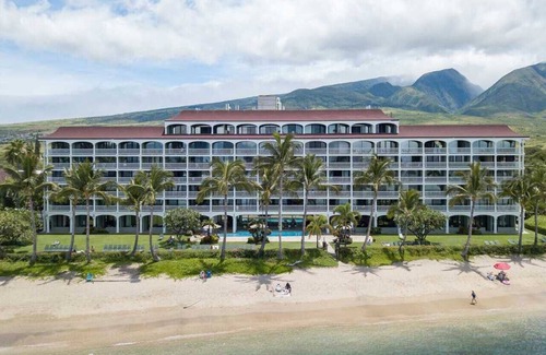 Historic Lahaina Front Street Condo | New Listing! Hotel Zone Lahaina Shores Premier Mtn view Studio on the Beach