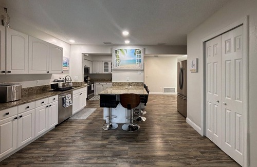Pinellas Park House | NEW LISTING!HUGE POOL/LANAI LUXURY HAVEN/BBQ-NEAR BEACH/WATER PARK/MUSEUM/LAKE!