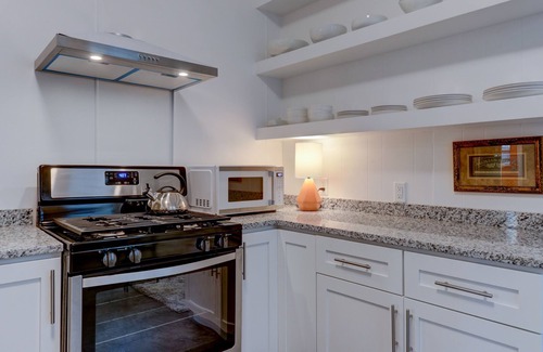 Hot Springs Cottage | NEW Listing in Downtown Hot Springs!