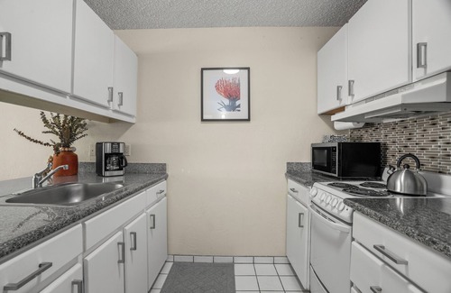 Wailua Condo | NEW LISTING! Kapaa Condo with Pool and Hot Tub