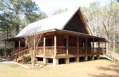 Crystal Springs Cabin | *New Listing Limited Time Price Special* Log Cabin retreat on 40 acres of pine forest
