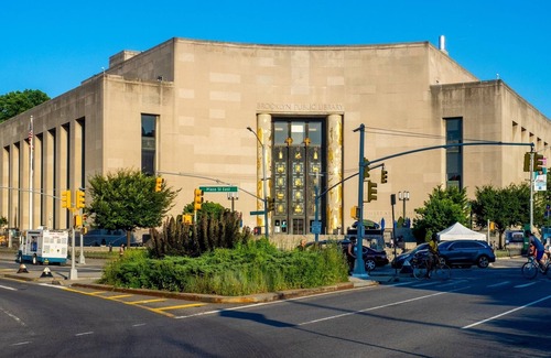 Crown Heights Apartment | New Listing Lovely Three Bedroom