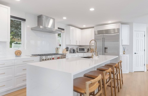 Lakeside House | NEW LISTING Luxury Lakefront Living- Gorgeous Views Steps from Downtown Lakeside
