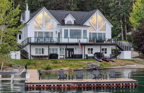 Lakeside House | NEW LISTING Luxury Lakefront Living- Gorgeous Views Steps from Downtown Lakeside