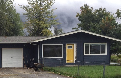 Mendenhaven House | New Listing! Mendenhall Valley Sweet Spot