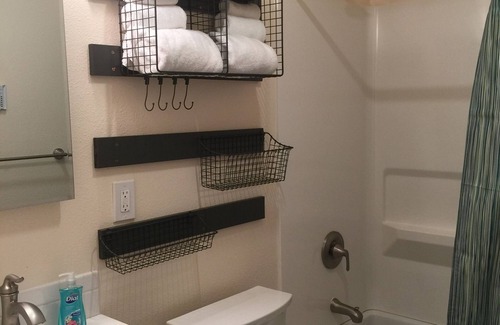 Mendenhaven House | New Listing - Mendenhall Valley Sweet Spot II - Red Door