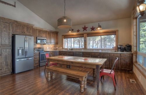 Pagosa Springs House | New Listing! Modern Rustic Mountain Interior- Near Hot Springs and Wolf Creek