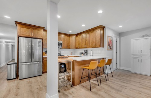 Near West Side Condo | NEW LISTING! Modern Design 2bd Garden Condo Near United Center by AllSet Turnover