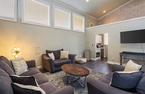 Moab Apartment | New Listing! Modern Studio Retreat in the Heart of Moab