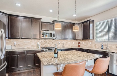 Arvada House | New Listing! Mountain Views and Close to Town - Yard / Grill / Fireplace