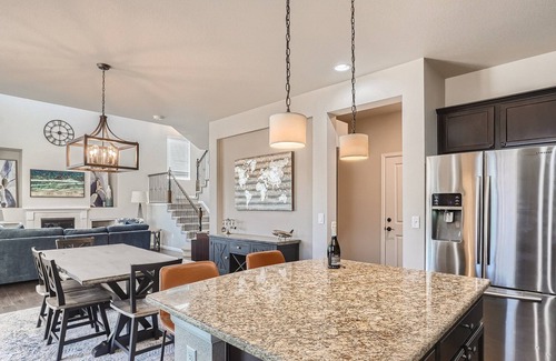 Arvada House | New Listing! Mountain Views and Close to Town - Yard / Grill / Fireplace