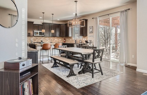 Arvada House | New Listing! Mountain Views and Close to Town - Yard / Grill / Fireplace
