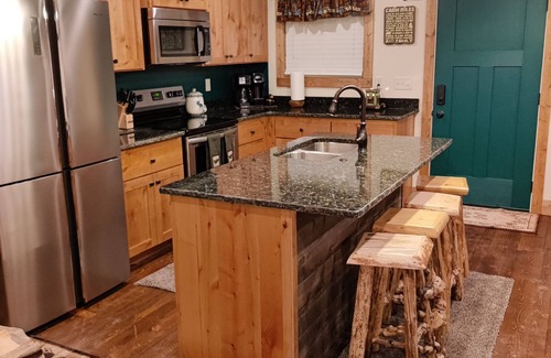 Island Park Cabin | New listing new construction 19 miles to Yellowstone free Wifi