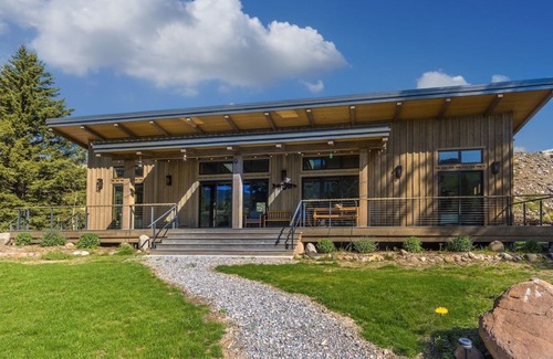 Creede House | New Listing! Newly Constructed Luxury Riverfront Home on the Rio Grande River