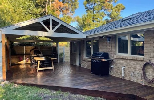Healesville House | New listing! Newly Renovated - Gum Tree Retreat